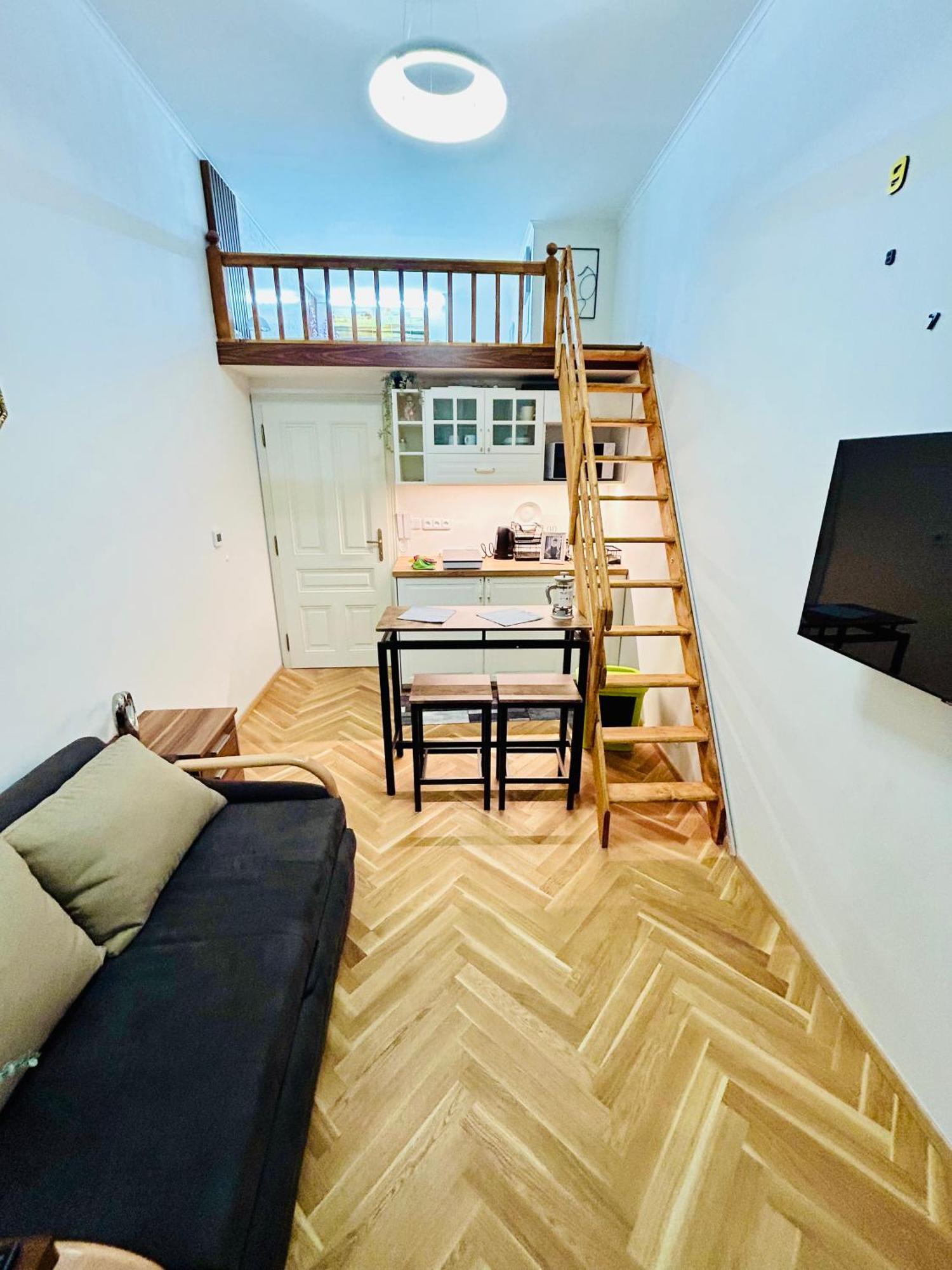 Cozy Design Homestay With Terrace Prag Exteriör bild